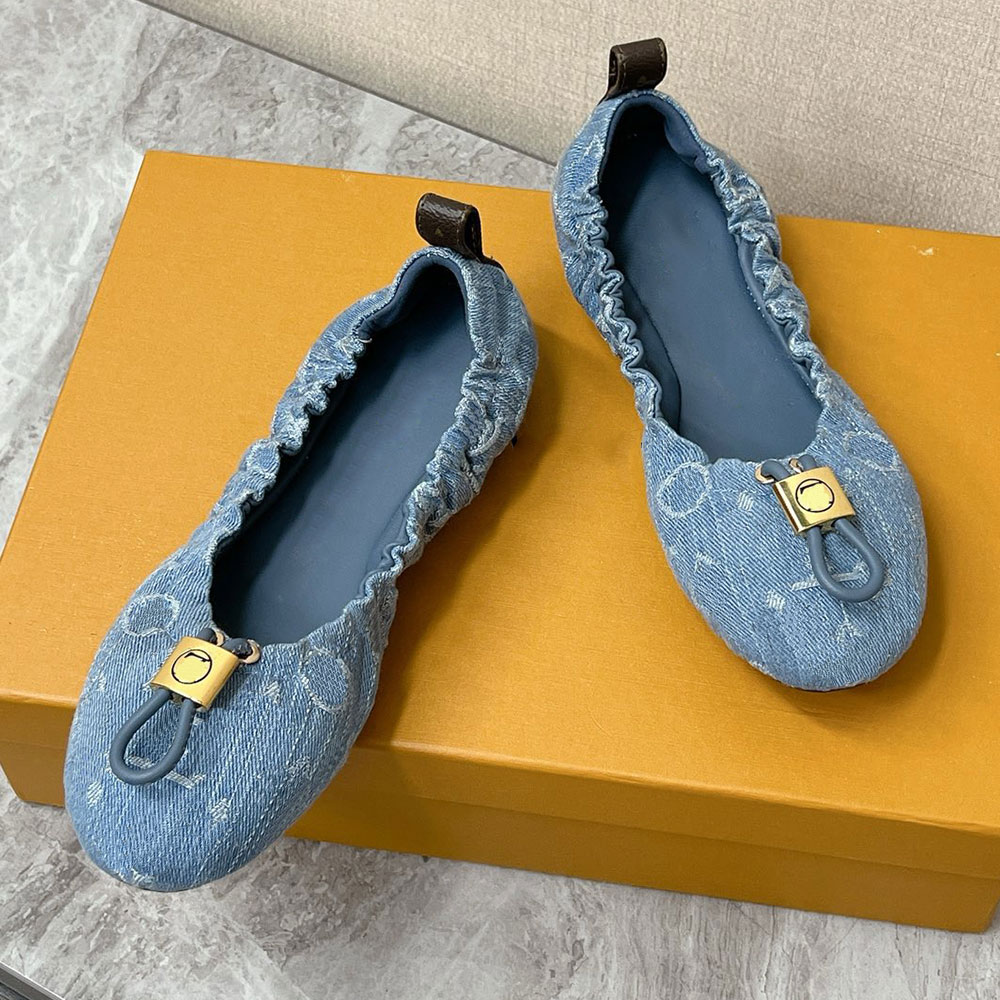 Womens luxury designer ballerina blue denim ballerina Fashion Retro Casual Spring Summer Flat Ballet Metal lock decoration anti slip sole