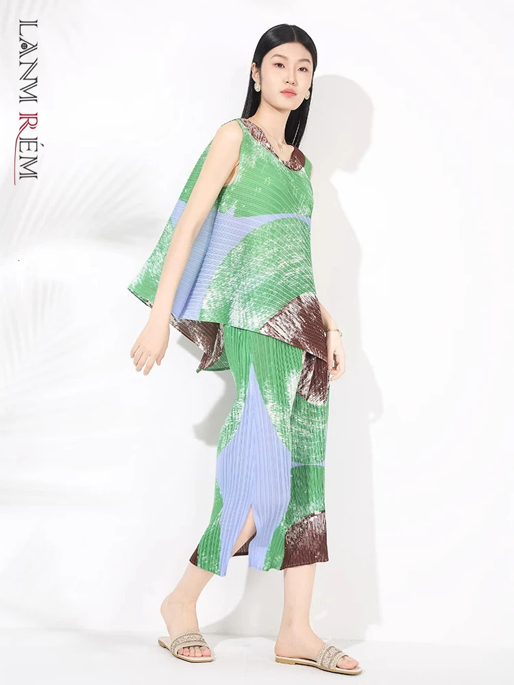 LANMREM Pleasted Print Casual Two Pieces Set Womens Summer Sleeveless Slanted Top Elastic Waist Split Skirt 2DB2842 260611