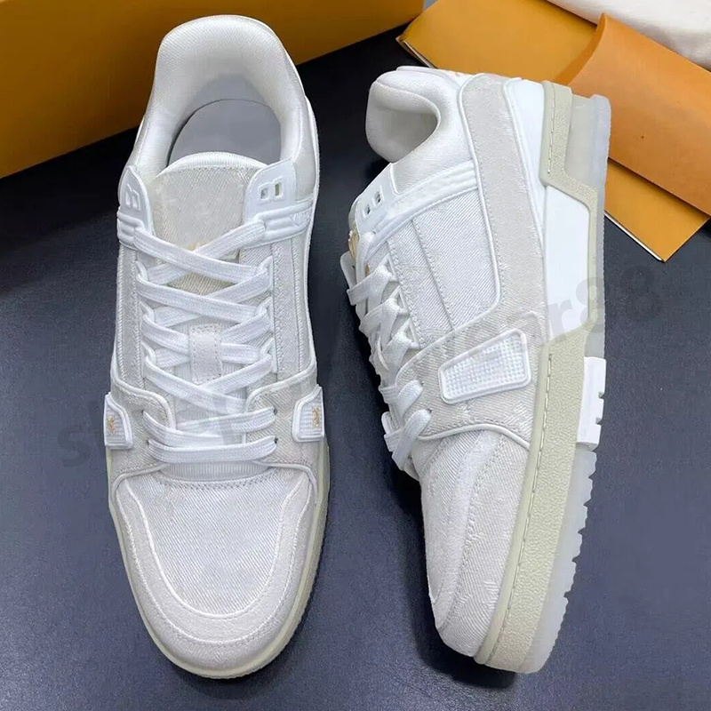 custom Luxury designer casual shoes lovers Embossed Trainer Sneaker triple white pink sky blue black green yellow denim low mens sneakers women trai