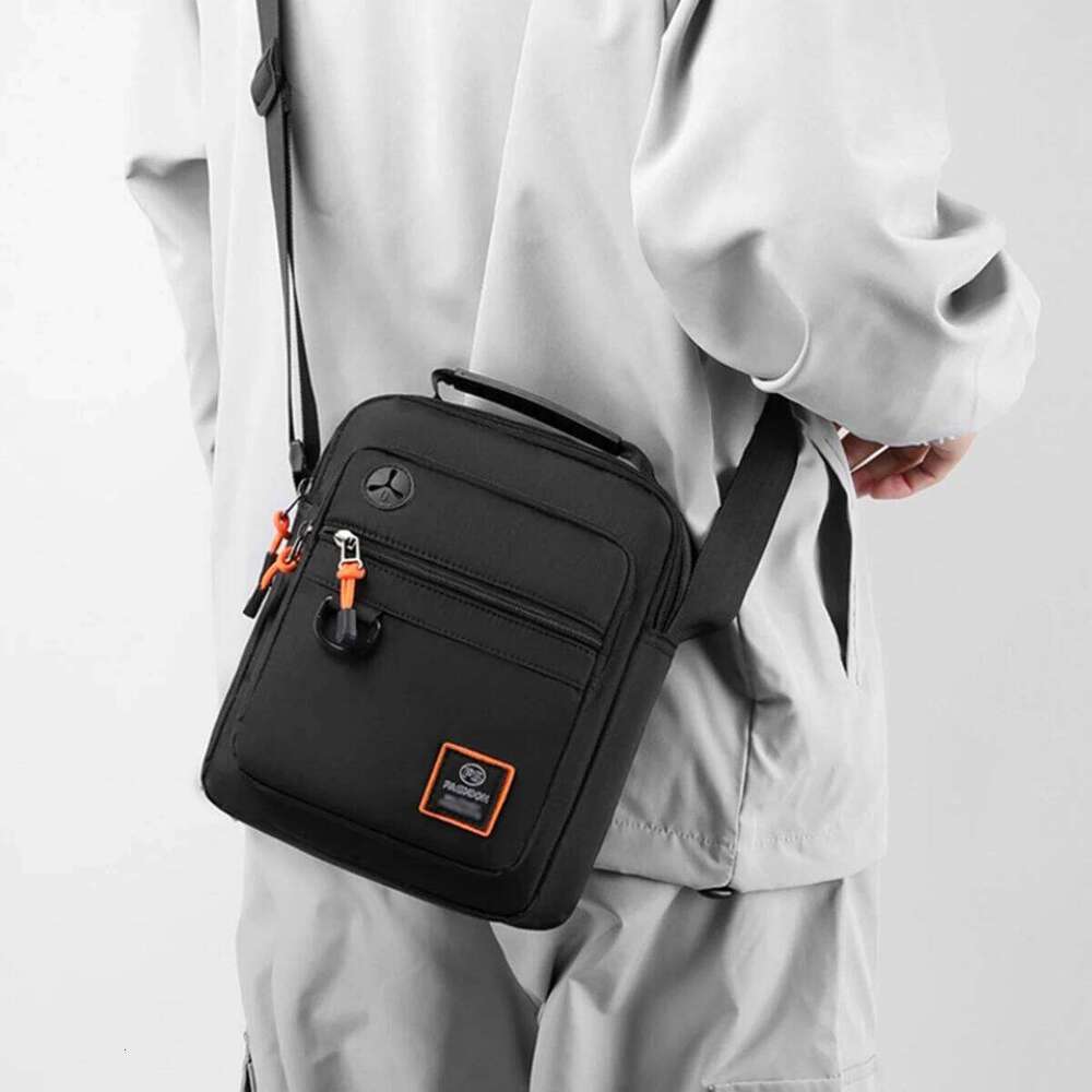 Black men's shoulder waterproof large capacity lightweight nylon cloth fashion travel leisure sports handbag crossbody bag