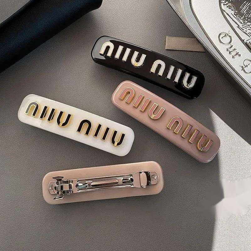 Barrettes Designer Clips Classic Charm Leather Letter Hairpins For Hair Jewelry qaz