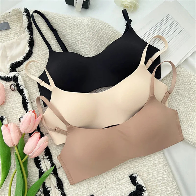 Thin Onepiece Seamless Underwear Womens Small Breasts Gathered On The Collection Side No Steel Ring Breathable Bra 260610