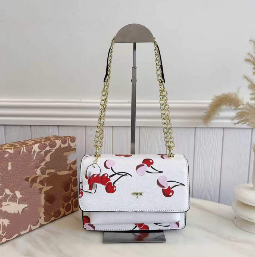 2026 Designer Luxury bag hot free shipping New Printed Underarm Bag Fashionable Retro Trendy Commuter Small Square Bag for woman crossbody bag d55