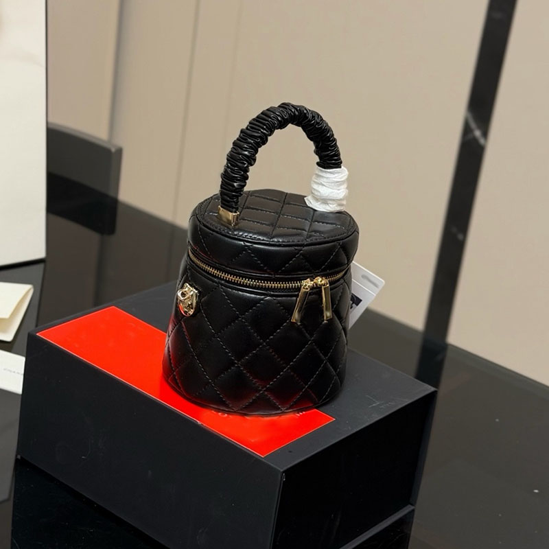 Women Designer Bucket Handle Cosmetic Bag Classic Diamond Pattern Leather Woven Hardware Metal Chain Shoulder Bags Luxury Large Capacity Evening Bag