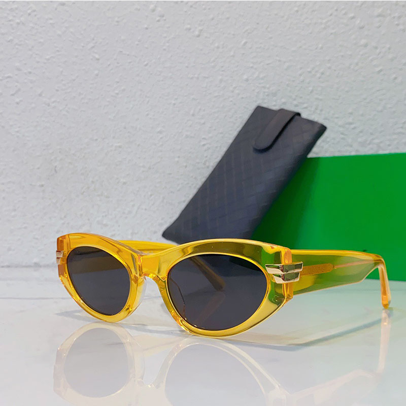 Ladies Cat Eye Fashion Designer Luxury Summer Travel Sunglasses Acetate Frame Gold Logo Featured Mirror Legs Vacation Photography Leisure Goggles UV
