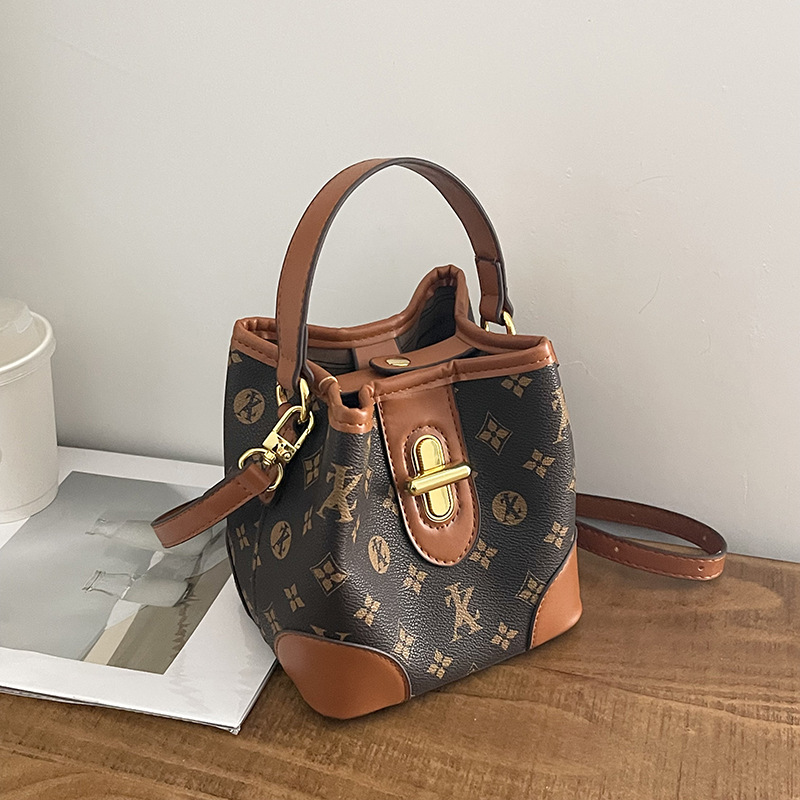 High end women's handbag 2026s new arrival vintage design bucket bag versatile fashionable shoulder bag crossbody bag free shipping