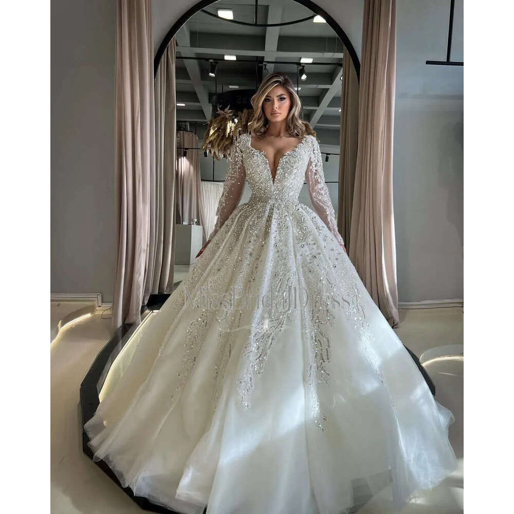 Luxury Ball Gown Wedding Dresses V Neck Long Sleeves Sequins Appliques Dmonds Beaded Floor Length 3D Lace Ruffles Zipper Bridal Gowns Plus Size Vest
