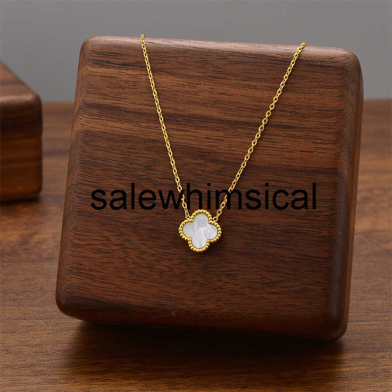 Designer Necklace 18K gold Four-leaf clover necklace light luxury titanium steel non-fading jewelry simple and elegant womens collarbone chain RQQ2