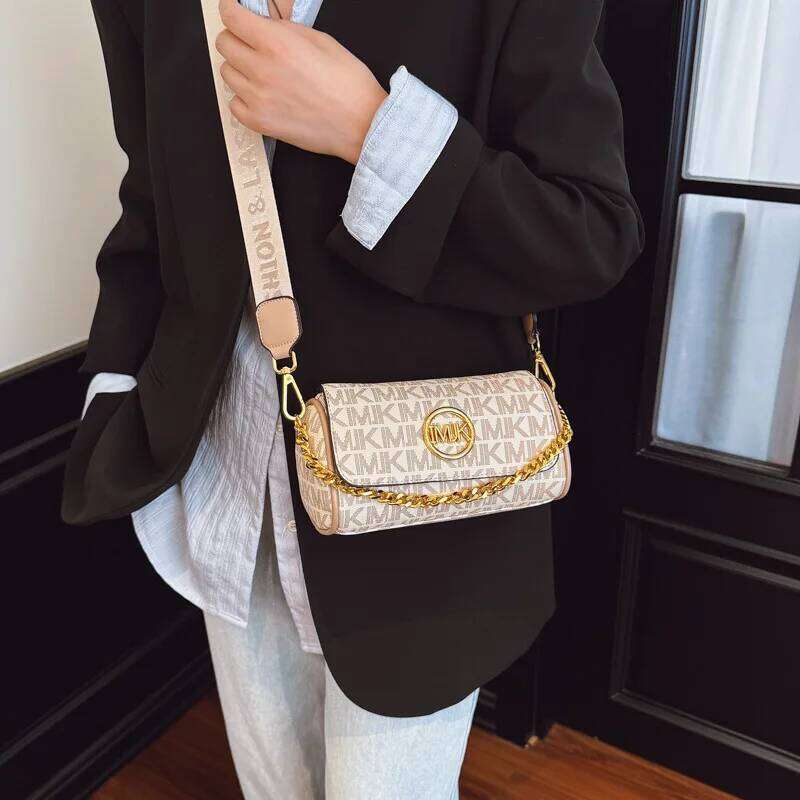 Elegant light luxury women's bag, 2026 new style, European and American vintage printed letter single shoulder messenger bag