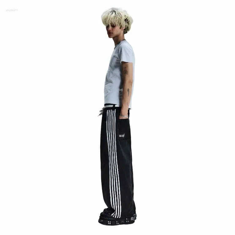 Jeans 2026 Goth Mens Haruku Black Striped Hip Hop Jeans Embroidered Baggy Wide Leg Denim Pants For High S260612