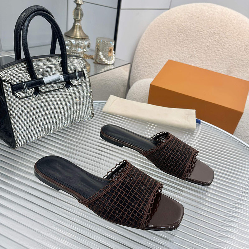Romy Flat Sandals Womens Mesh Flat Slippers Designer Beach Slippers Hollow Out Design Leather Sole Size 35 41