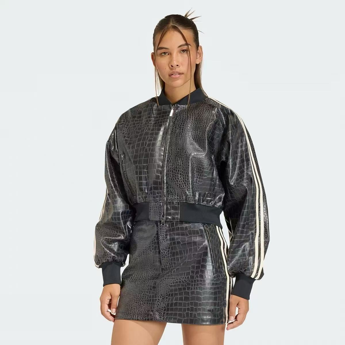 2026 Autumn New Women's PU Crocodile Pattern Embossed Sports Casual Hot Girl Short Coat Jacket Short Skirt Set Embroidered Logo KE5035