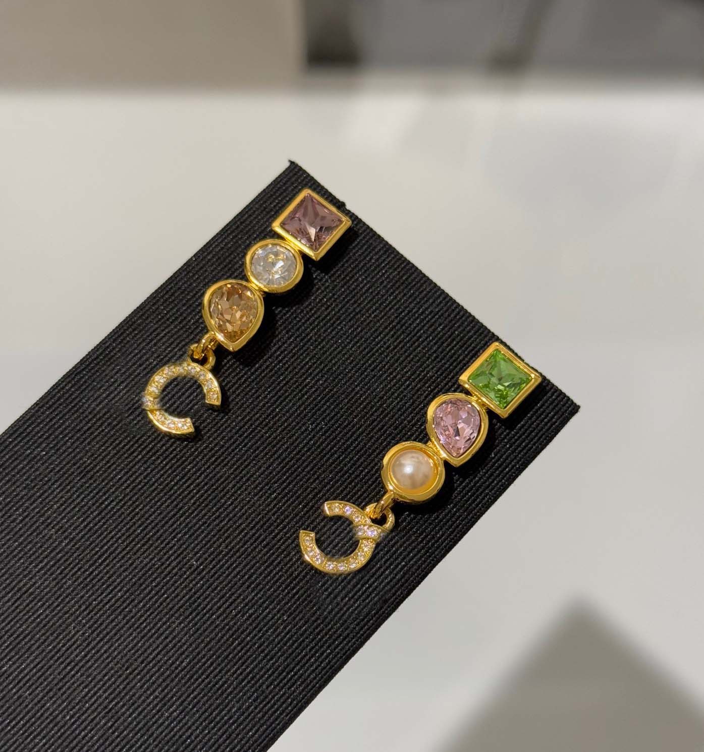 2026 Luxury quality charm drop earring with crystal beads in 18k gold plated have stamp simple design square shape PS6872B