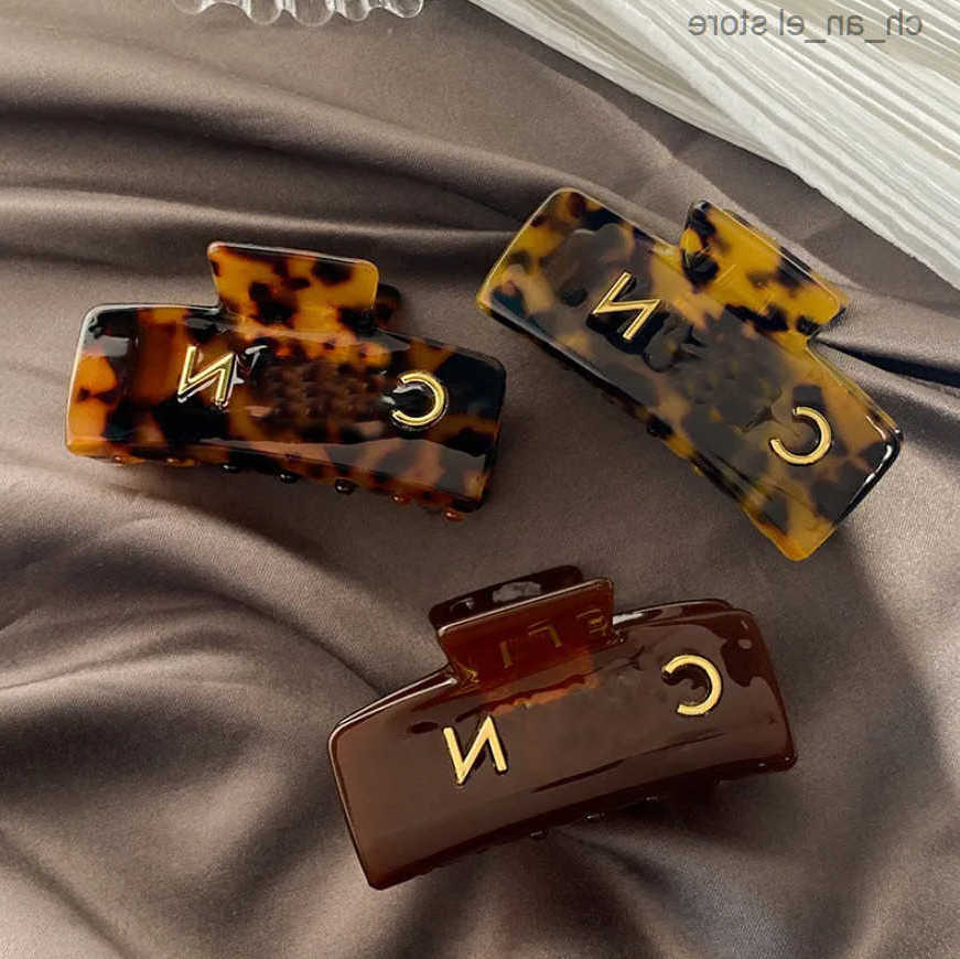 Womens Barrettes Girls Hairpin Classic Versatile Leisure Letter Hairclips leopard print Shark Hairpin Hair Clips 3 Colors S260612