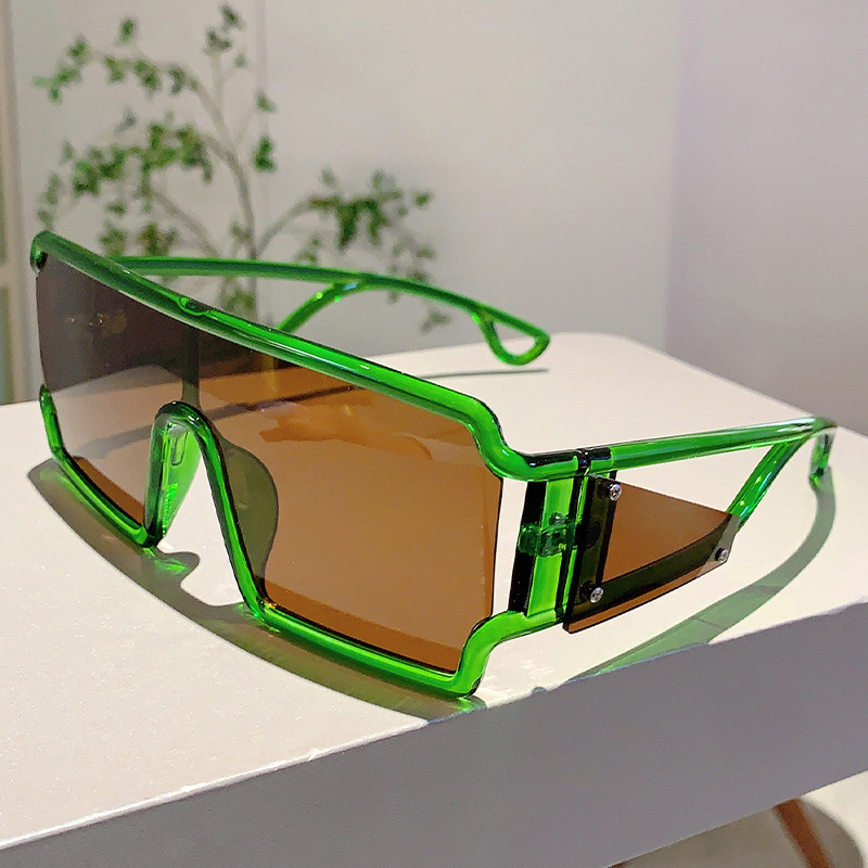High quality European and American Style Personality Hollow Future Technology New Avant-Garde Hip-Hop Street Photography Fashion Show Sunglasses