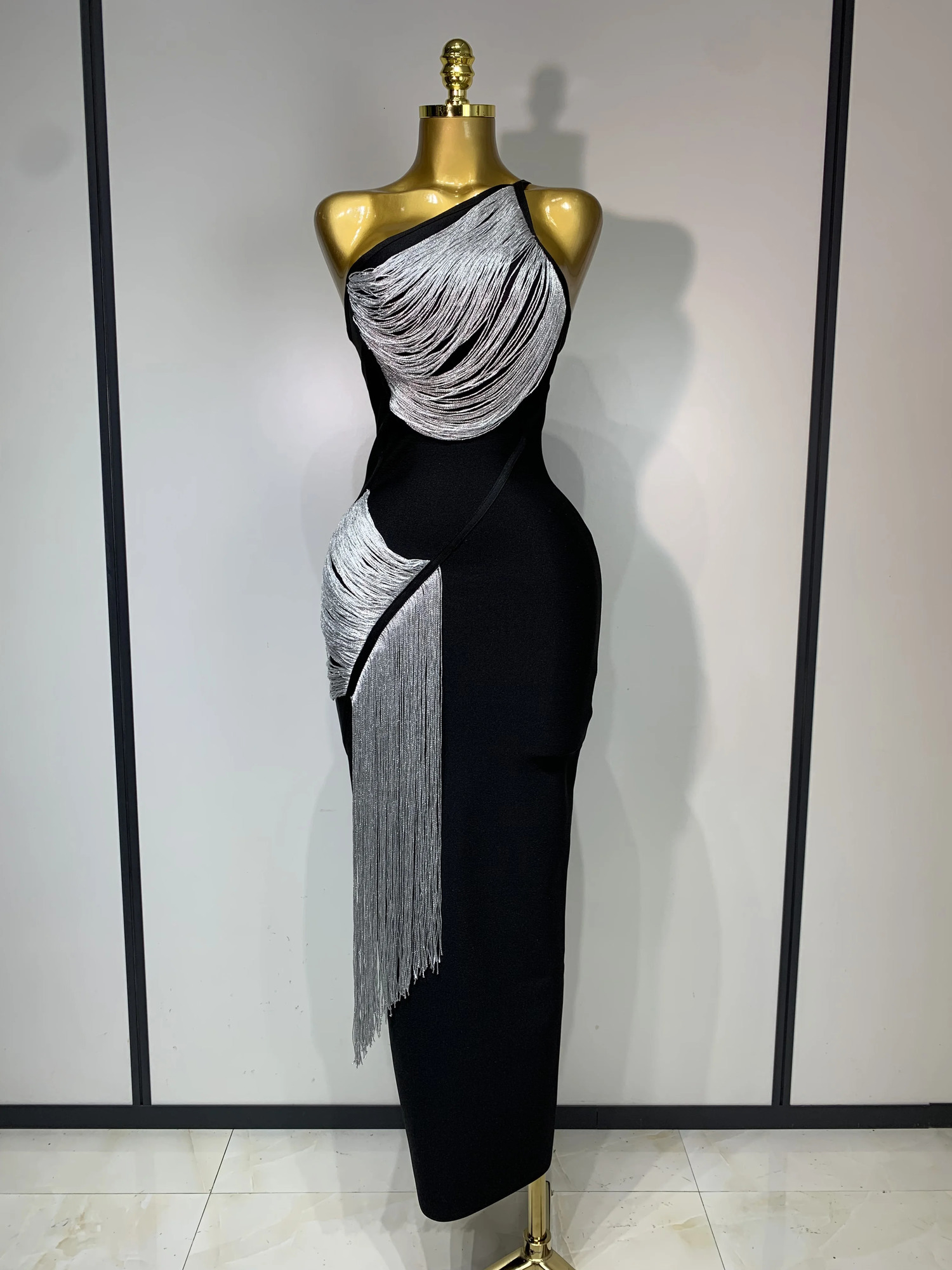 Women Sexy Slanted Collar Silver Tassel Bandage Dress Women Black Sleeveless Bodycon Dresses Evening Party Club Birthday Gowns 260612
