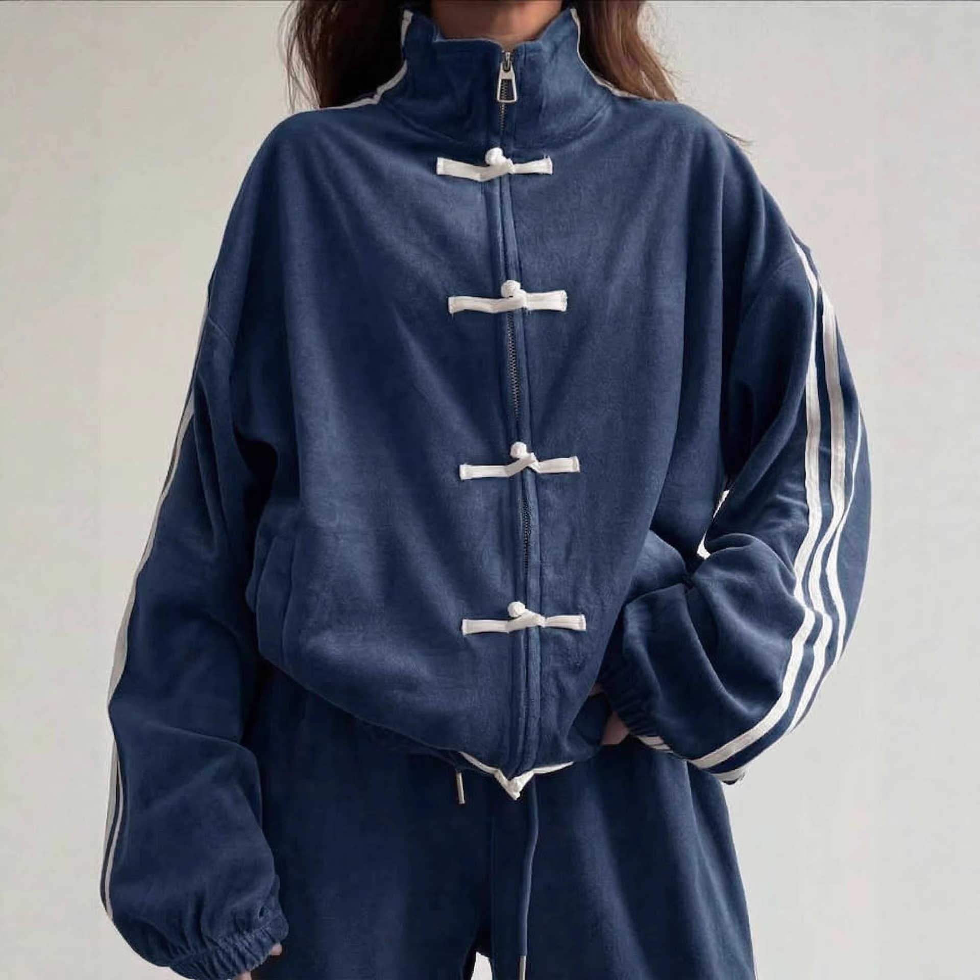 Fashionable 2026 Three-Stripe Casual Suit with Buttoned Collar Jacket and Wide-Leg Sweatpants Two-Piece Set L260612
