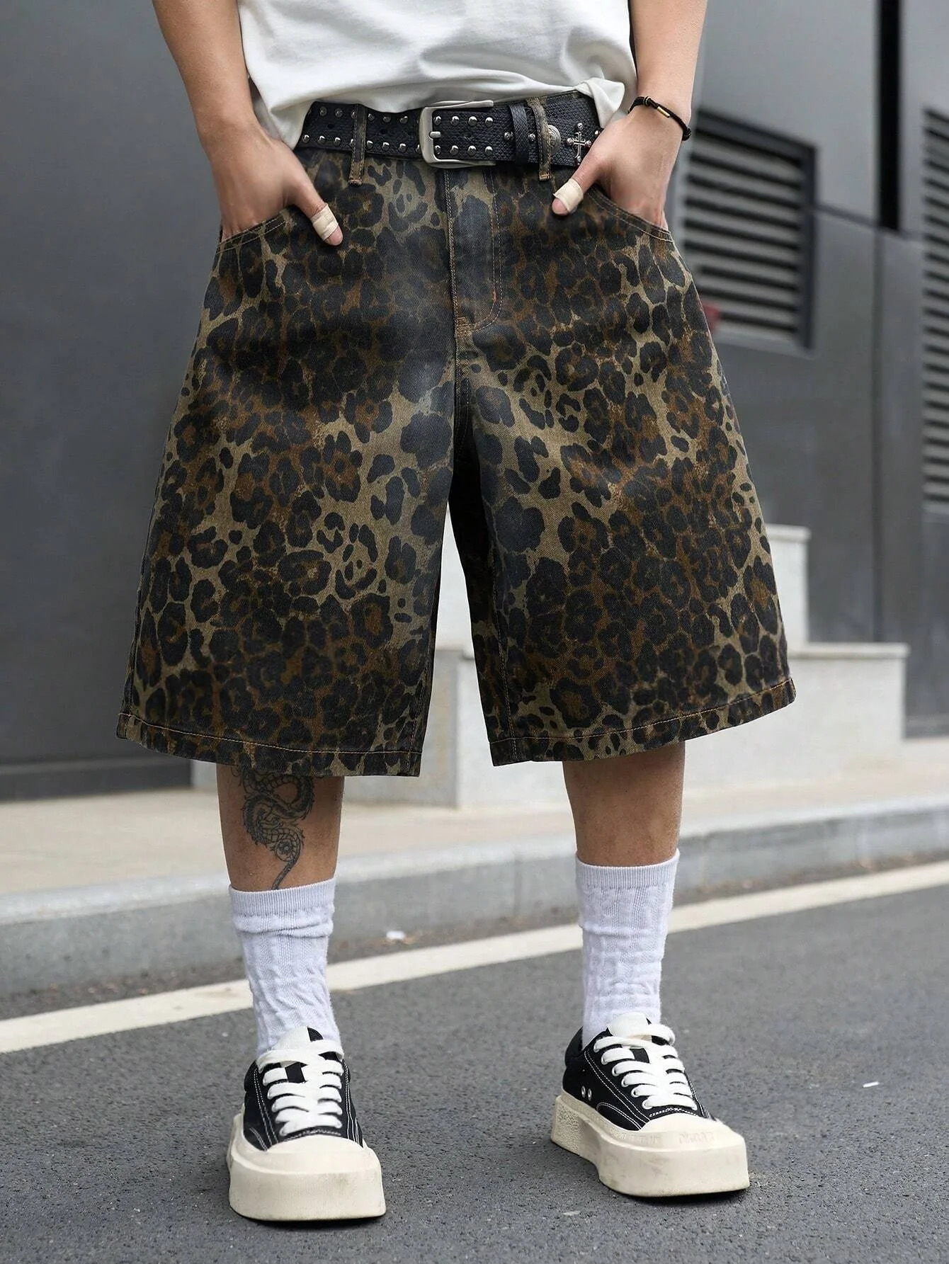 Mens Summer Retro Leopard Print Denim Shorts Washed Loose Wide-Leg High-Street Grunge Knee-Length Denim Shorts 260613