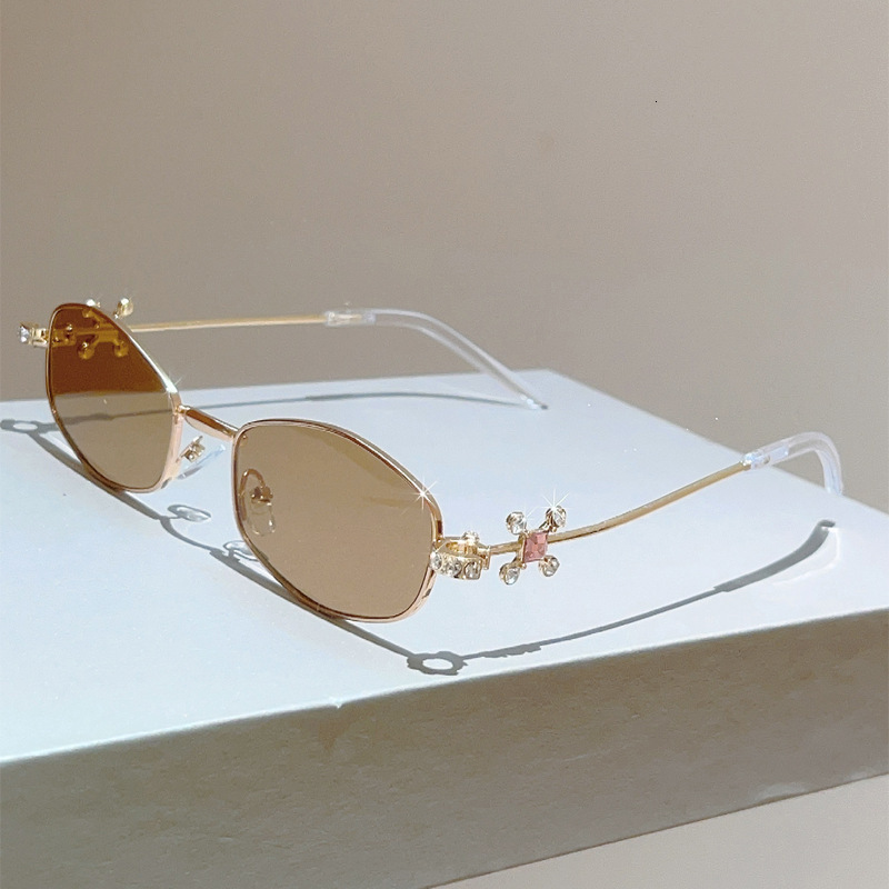 High quality Fashionable oval sunglasses women with diamonds, suitable travel and photography, 2026 new model, sunshade glasses, versatile for a nat