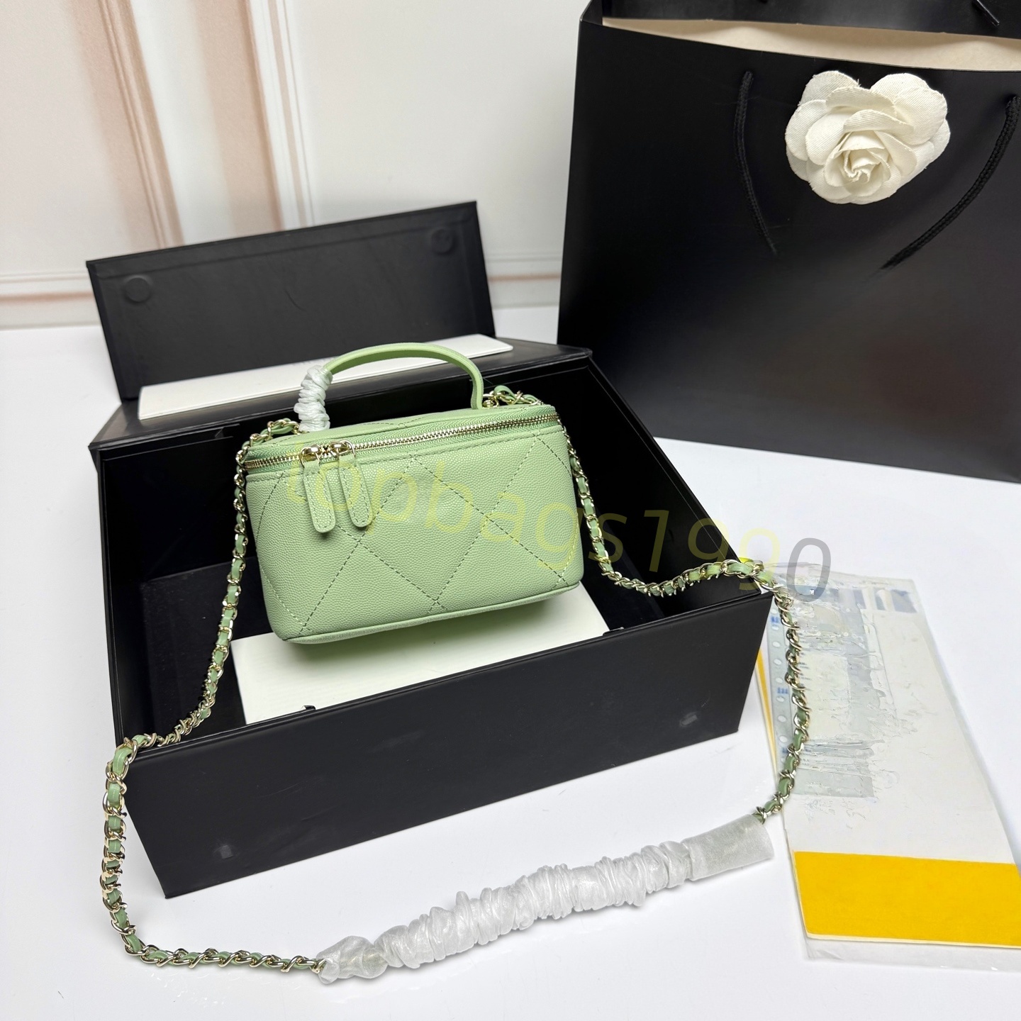 25k Makeup Cosmetic caviar Bag Toiletry Pouch Cases Women Travel Bags Clutch Handbags Purses Men's Fashion Presbyopia Grid pattern Clutch bag M