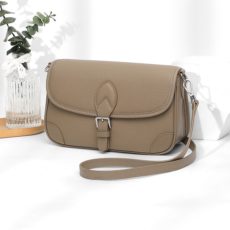 Genuine leather large-capacity crossbody shoulder 2026 new trendy fashion top-layer cowhide women's simple casual small square bag