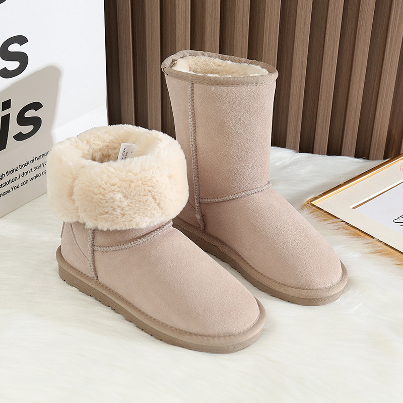 CE new Free shipping luxury Snow Boots Fashionable and minimalist winter snow boots with thick fleece and anti slip fuzzy cotton shoes in the middle