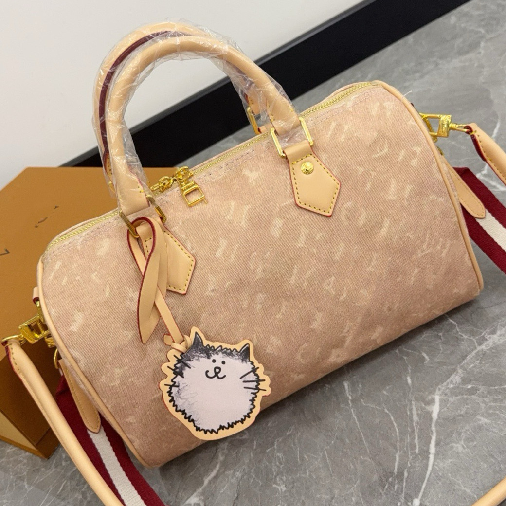 2026 New Simple Classic Handbag, Light Luxury Crossbody Fresh and Sophisticated Cat Pillow Bag, Cross-Border Wholesale