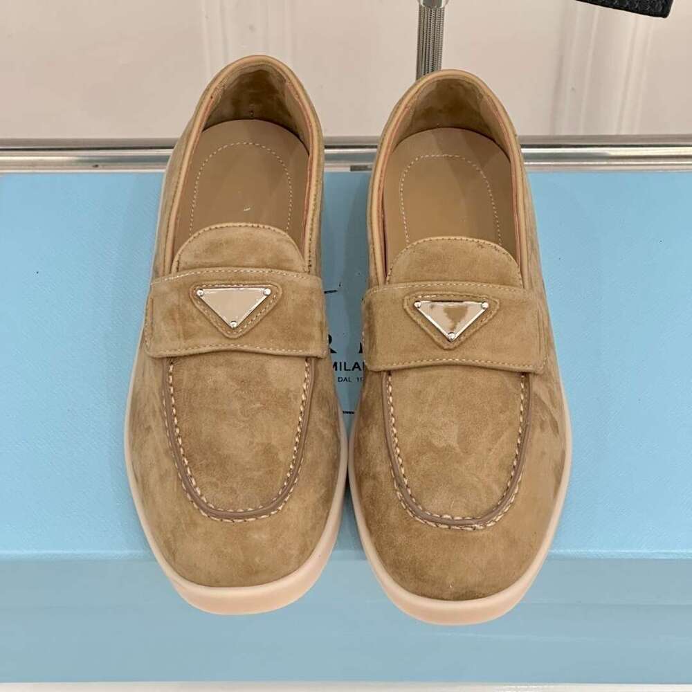 Designer leather casual loafer Spring/Summer woman mens luxury shoe chunky sneaker fashion Comfortable blazer dress sport classic skateboard walk ou