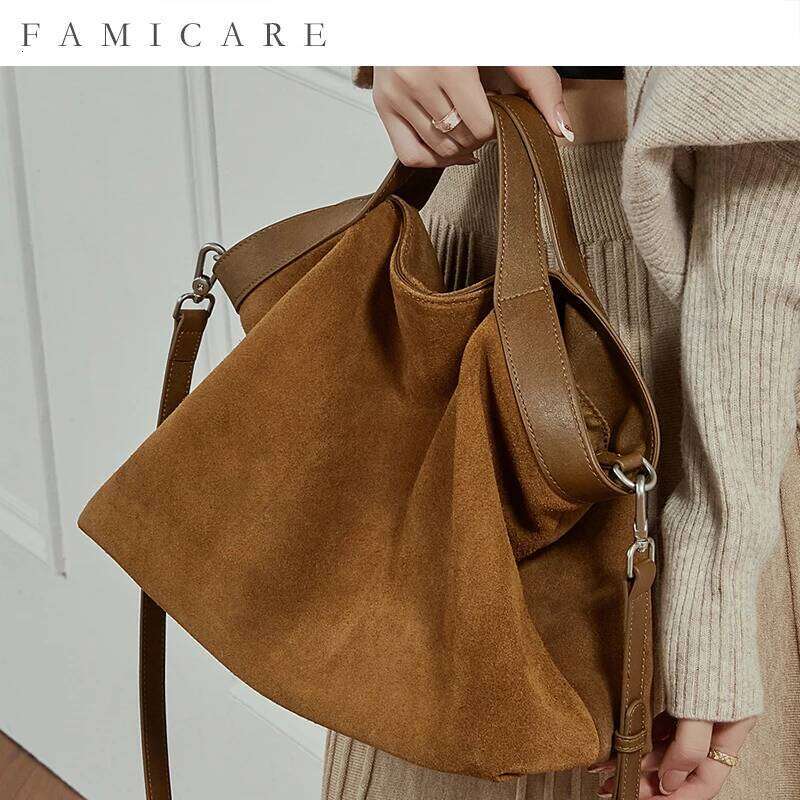 Designer Bag Women's Large Capacity Tote 2025 New Vintage Suede Leather Spacious Crossbody Bag Commuting Versatile Trendy Premium Handbag