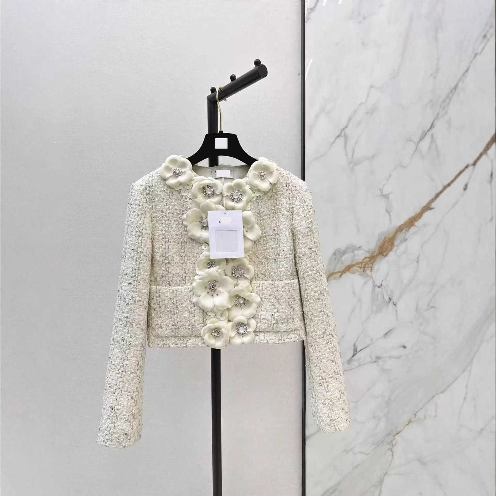 Women's Jackets Designer 26 Early Spring Women's Short Coat with Three-Dimensional Floral Decoration