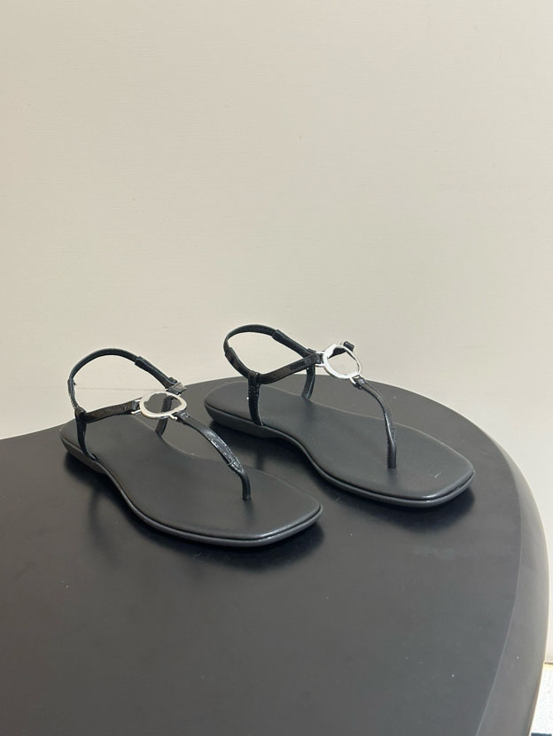 Women's open toed flat sandals, classic thick soled beach shoes with adjustable buckle, summer shoulder strap, flat slippers