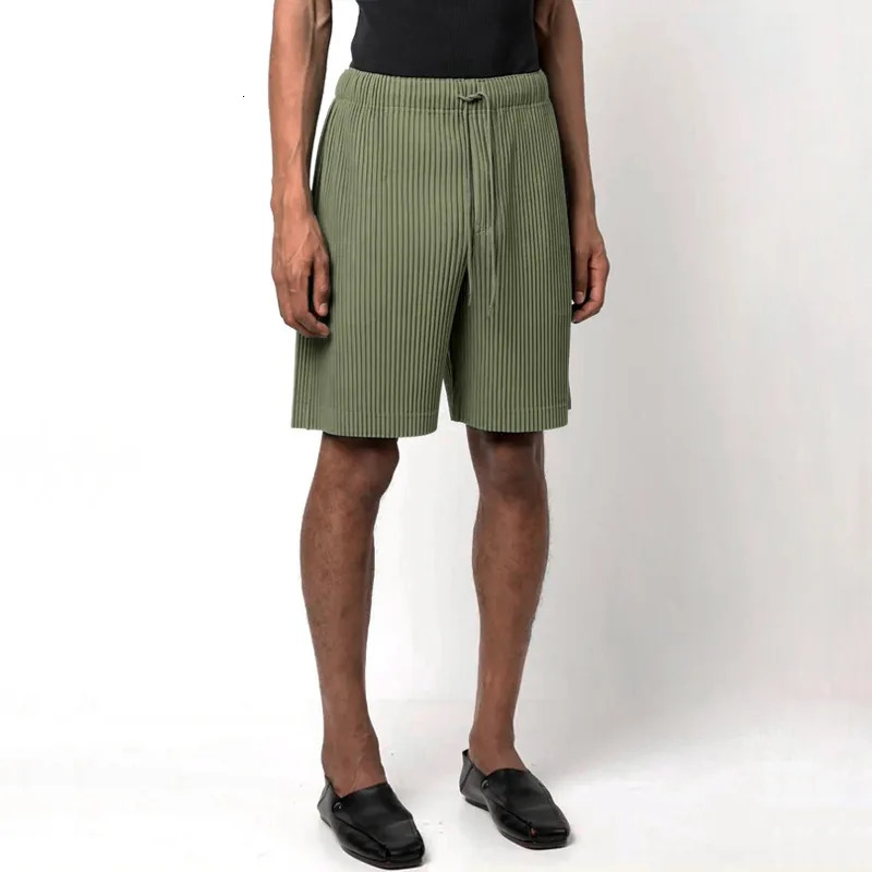 ISSEY 2026 Arrival Japan Miyake Pleated Shorts Draped High-Street Loose Straight-Leg Drawstring Cropped Pants for Men 260612