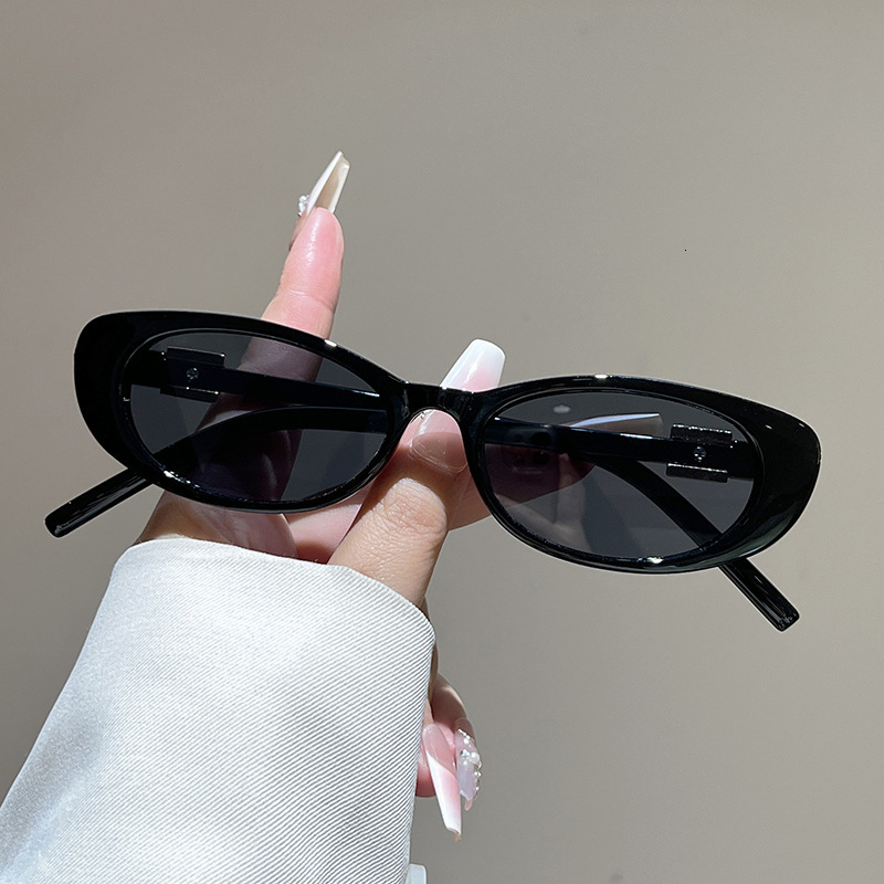 High quality New Simple Elegant Small Frame Sunglasses, UV Protection, 2026 European and American Retro Oval Sunglasses