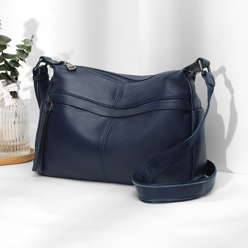 Genuine leather women's shoulder 2026 new trendy casual mom crossbody large capacity simple soft cowhide messenger bag