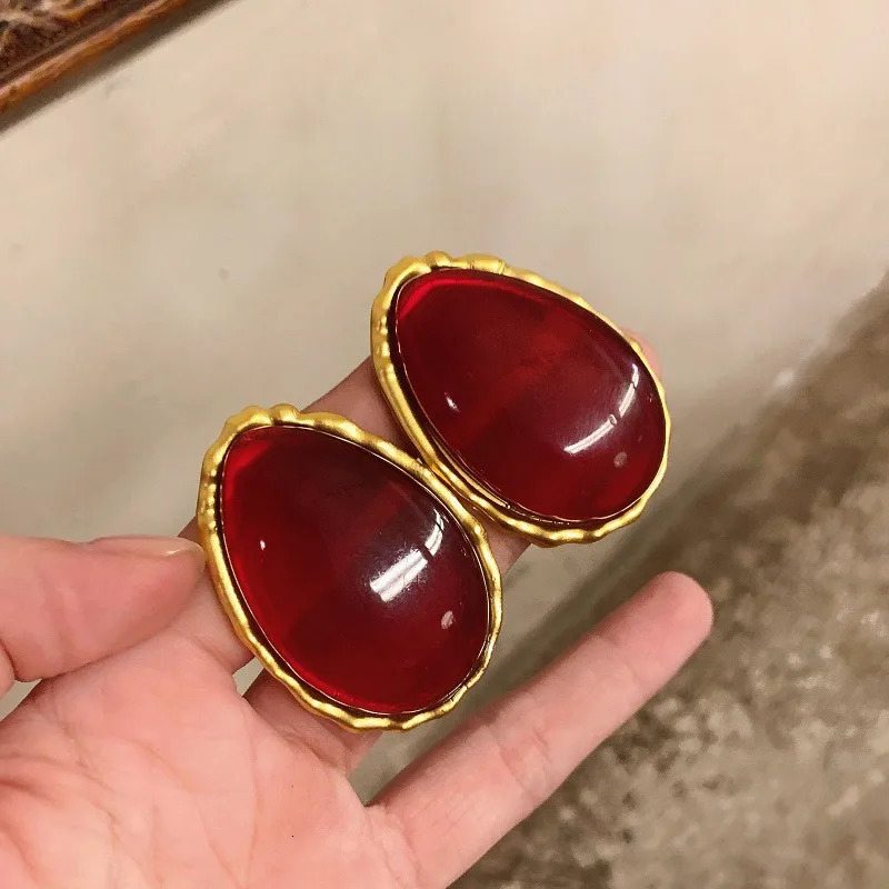 Vintage Red Resin Large Water Drop Stud Earrings For Women European American Personality Exaggerated Party Jewelry Wedding Gift 260612