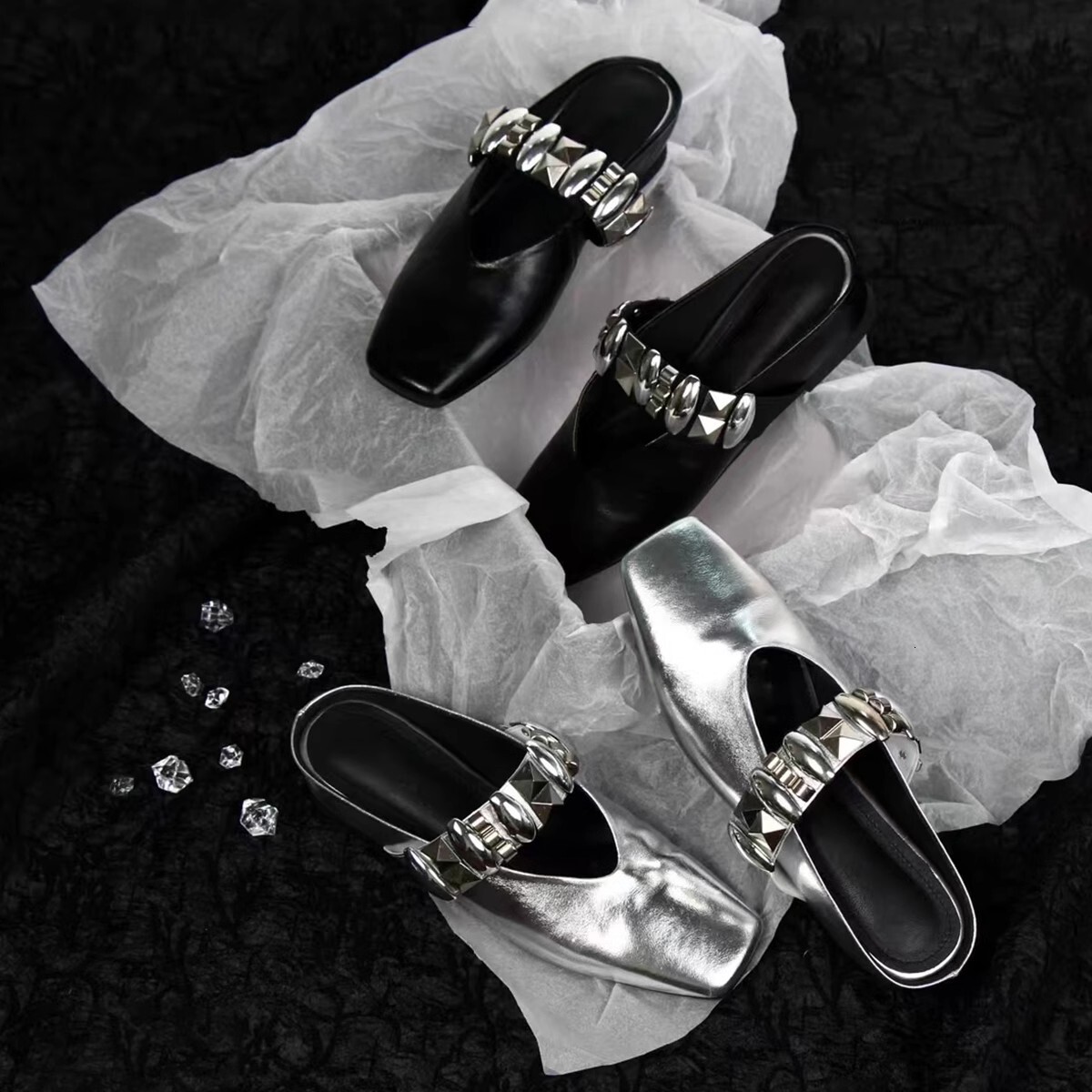 Nuevos zapatos Baotou de estilo francés para mujer, con medias pantuflas con punta cuadrada y hebilla de metal y pantuflas refrescantes interiores d