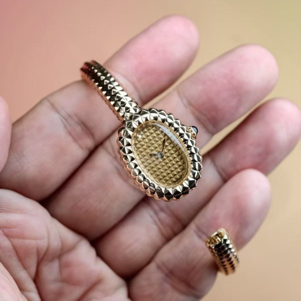 bangle watch Designer watches 15CM 16CM 18K gold leaf covered never fade quartz watch for women counter quality womens wristwatch Senior gift 044