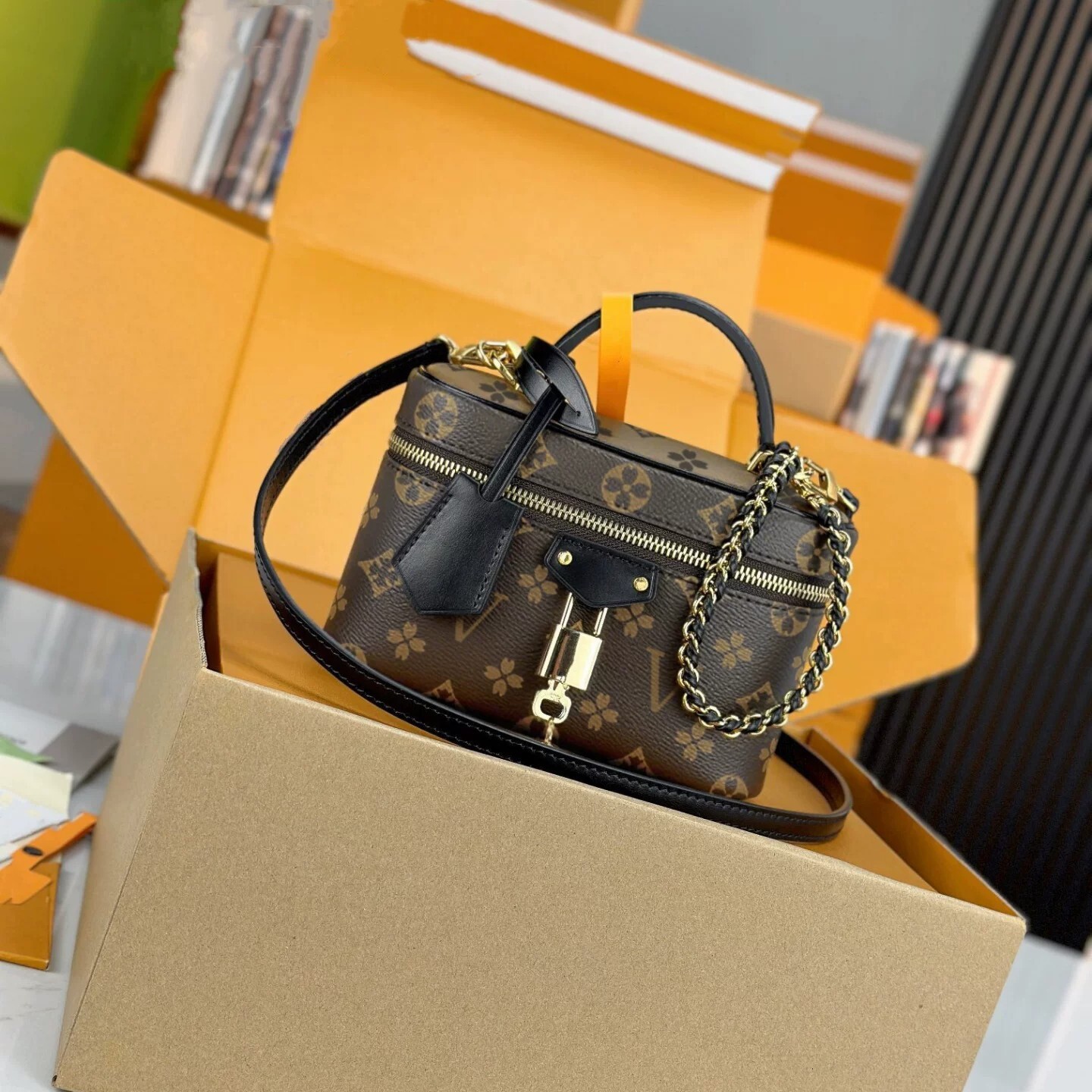 Cross-border Original Brand Chip Version 2026 New Model L Vanity Makeup Bag, Shoulder Handbag, V Crossbody Bag