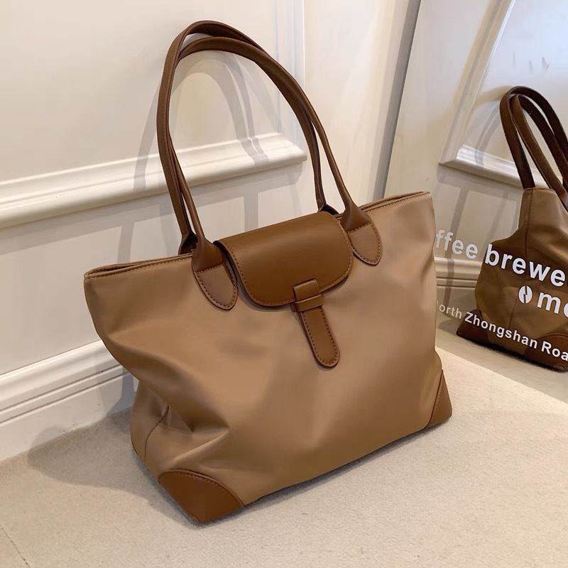 Designer Luxury Women's Handbag Large Capacity Practical Handbag Female Student Commuter Bag One Shoulder Oxford Cloth Nylon Women's Bag C