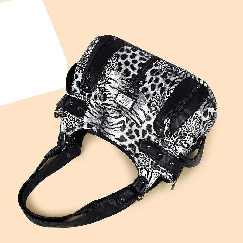 Retro Y2K Women Handbag Leopard Patchwork PU Crossbody Metal Multi Pocket Large Capacity Shoulder Bag for Daily Use