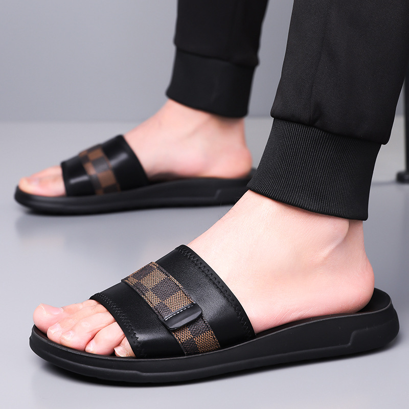 Free shipping cool slippers for men's summer collection, versatile outdoor fashion and leisure, soft soled and non slip, one line beach slipper