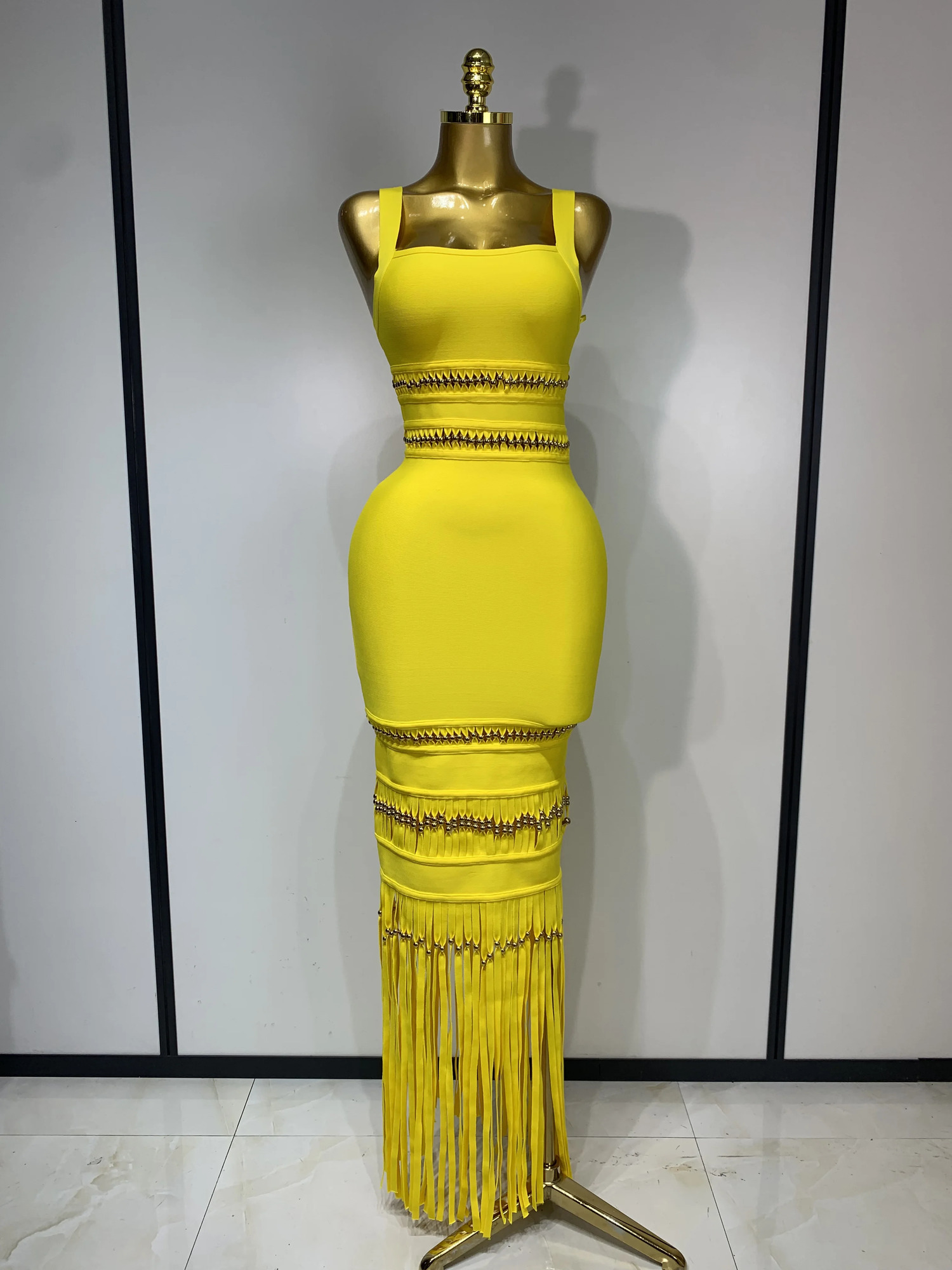 Women Sleeveless Sexy Square Collar Tassel Bodycon Bandage Dress Celebrity Elegant Evening Party High Quality Birthday Dress 260612