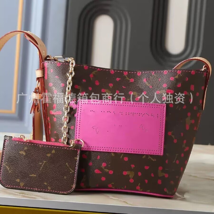 Cross-border vintage carryall versatile large-capacity simple crossbody shoulder bag, 2026 summer new model