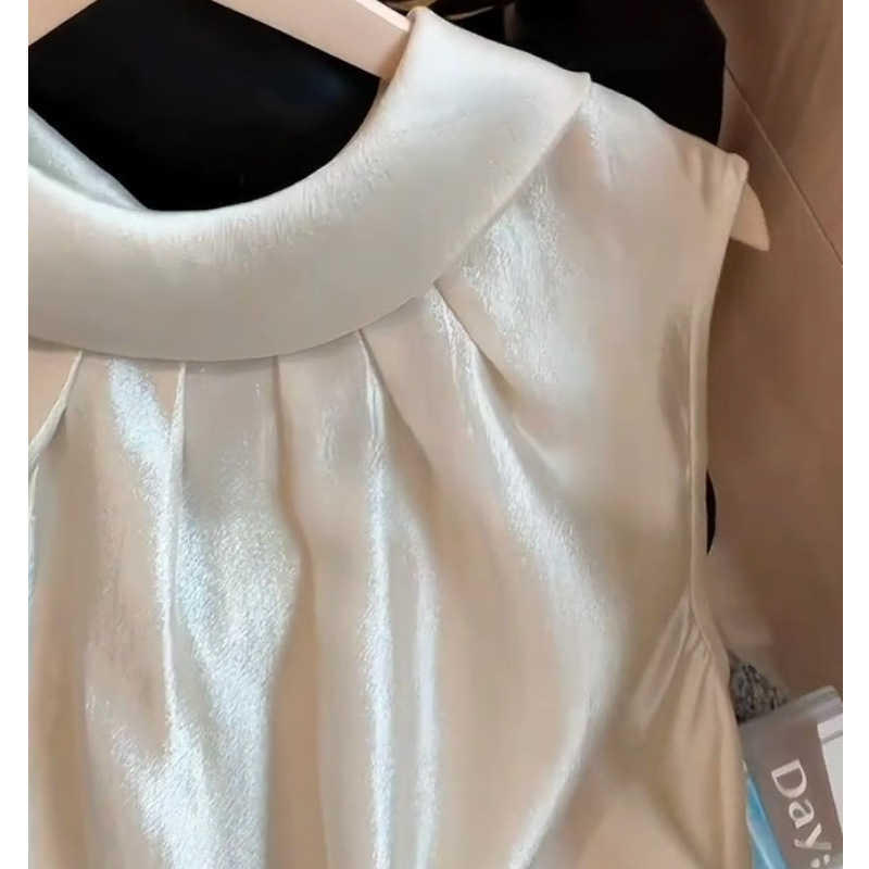 Pearlescent satin sleeveless camisole for women 2026 summer new style light luxury high-end French-style chic top L260612
