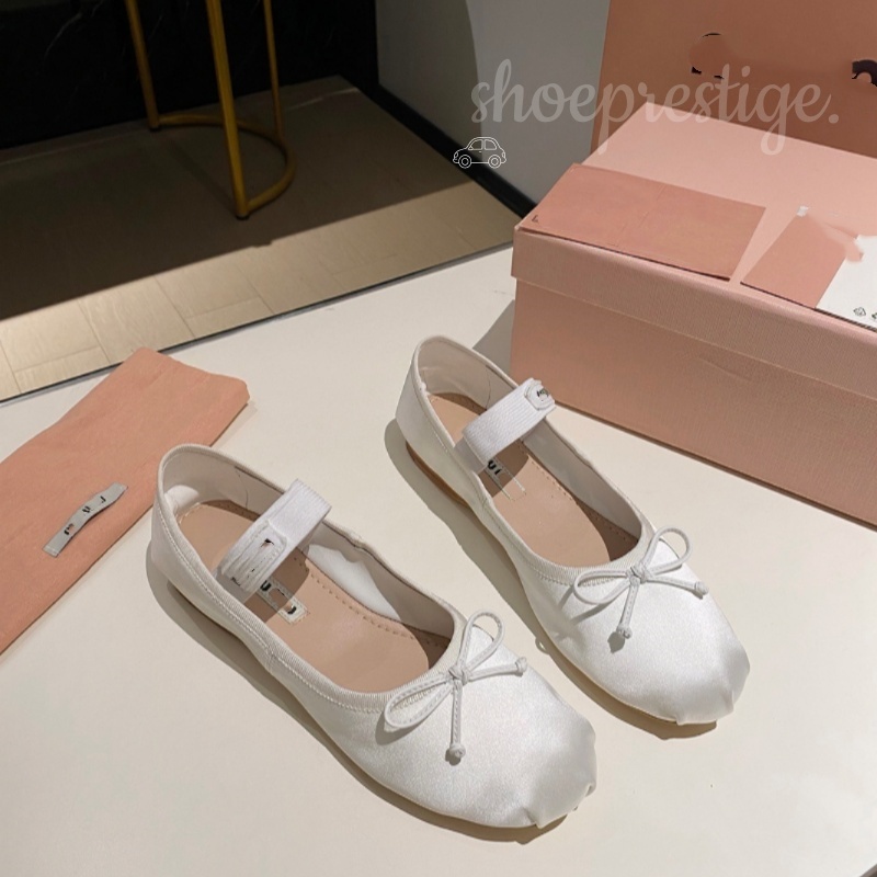 Faible MOQ approvisionnement en vrac fabriqué à la main pour femmes Mary Jane Flats, chaussures de ballet vintage élégantes avec nœud en satin po