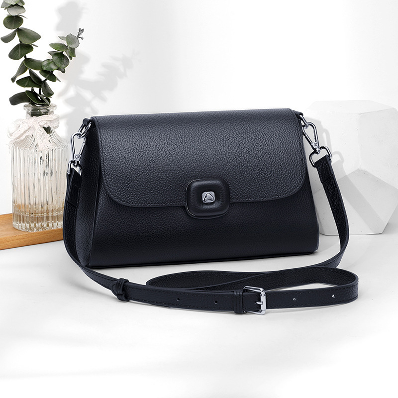 Genuine leather underarm shoulder 2026 new model versatile top-layer cowhide anti-theft women's large-capacity commuter crossbody bag