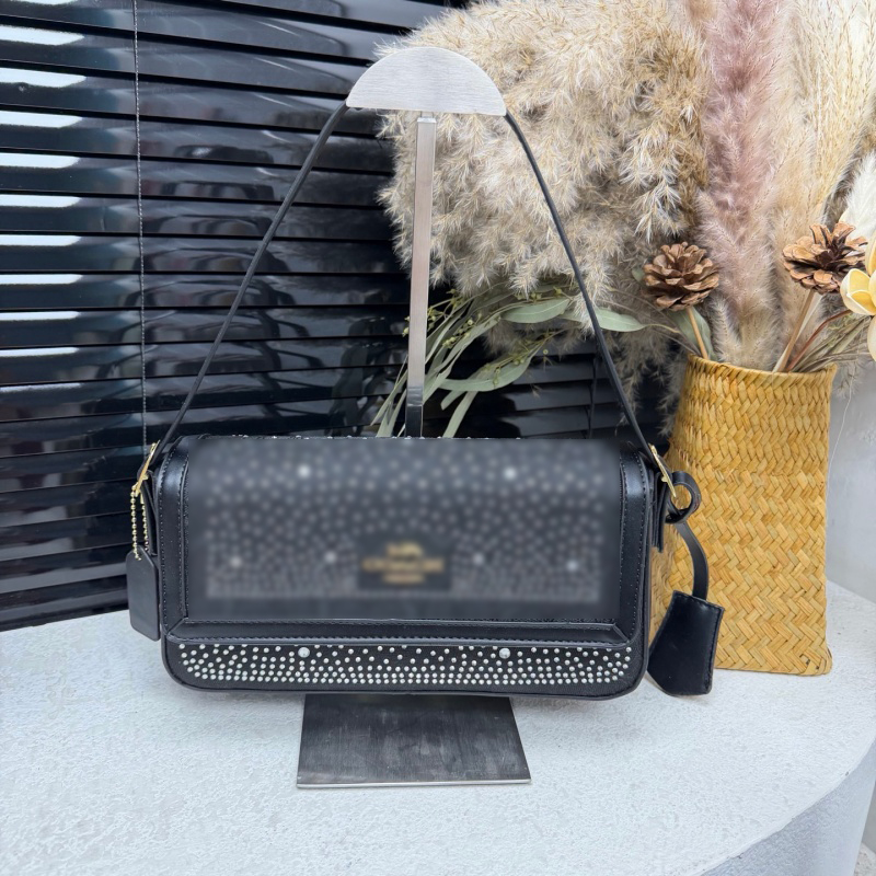 Hot embroidered luxury versatile designer shoulder bag trendy and fashionable small square bag for women