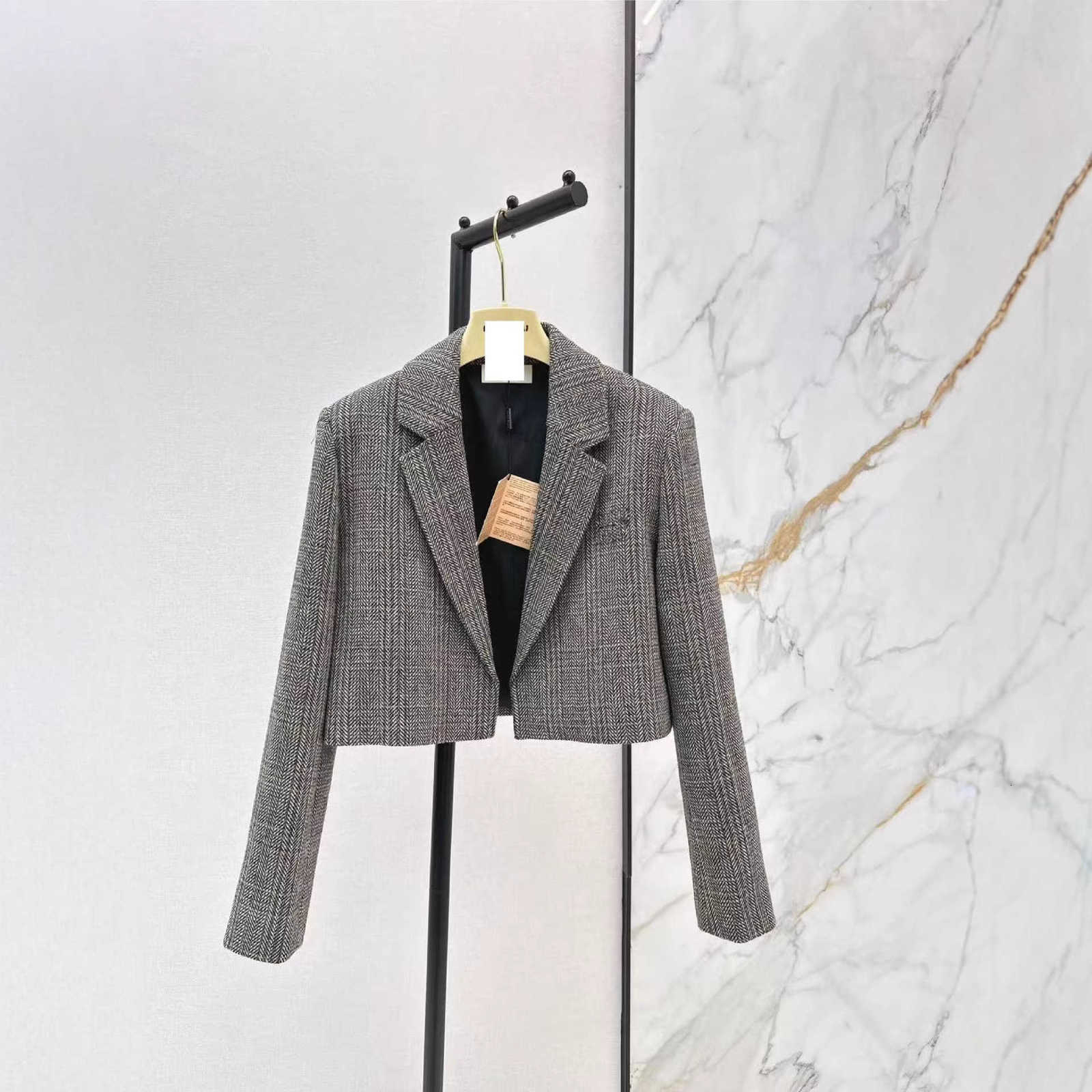Women's Jackets Designer 26 Early Spring Short Fragrant Style Coat, New Spring Fashionable Long-Sleeved Elegant Top