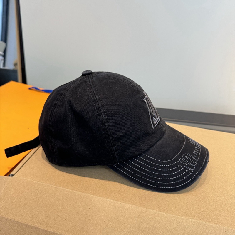 2026 New Designer Luxury Brand Personalized Men's And Women's Baseball Hats Autumn Fashion Fashion Cool Duck Tongue Hat