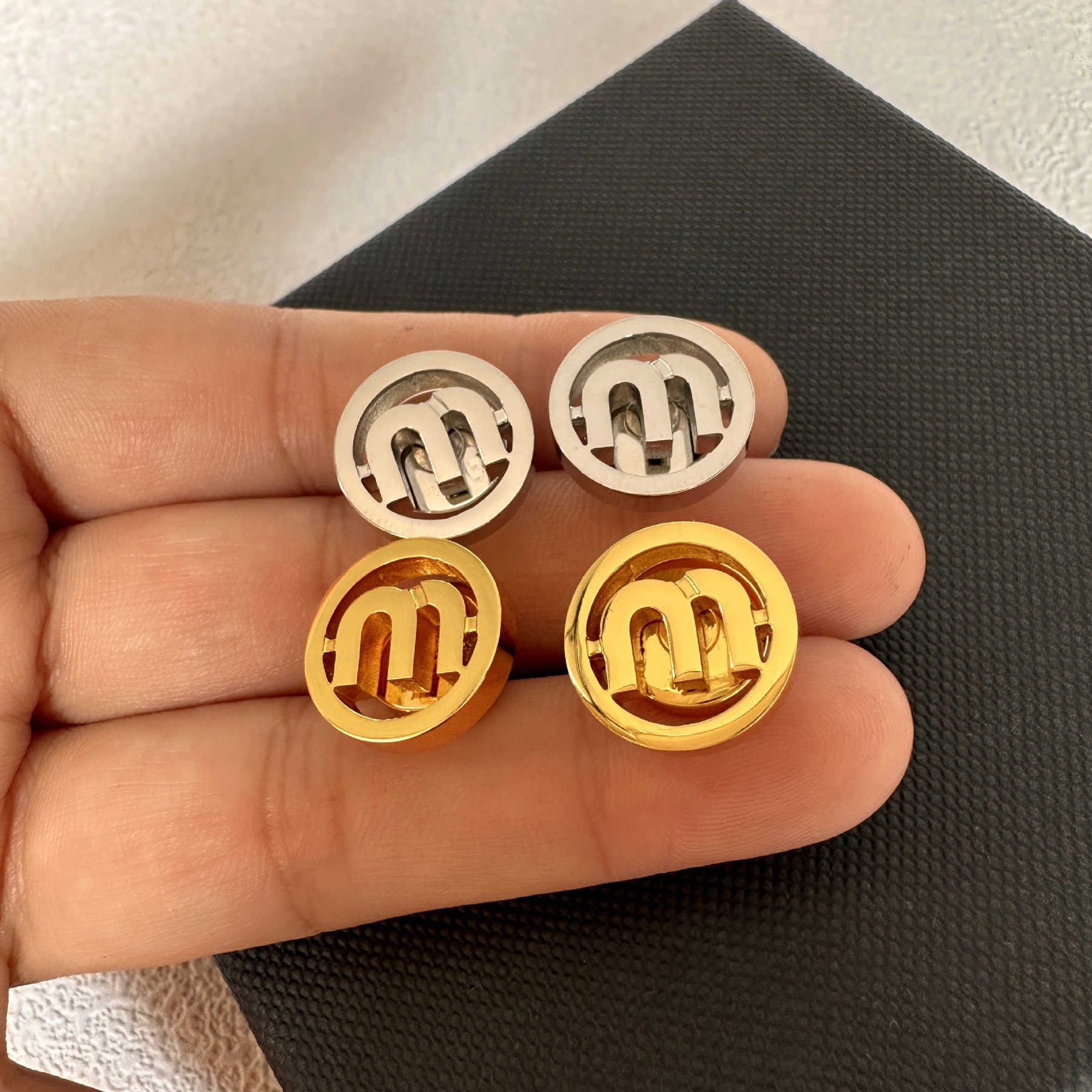 925 Silver Needle Letter round Earrings Women's Smooth Copper Plated 18K Gold Small Luxury Retro Simple Earrings